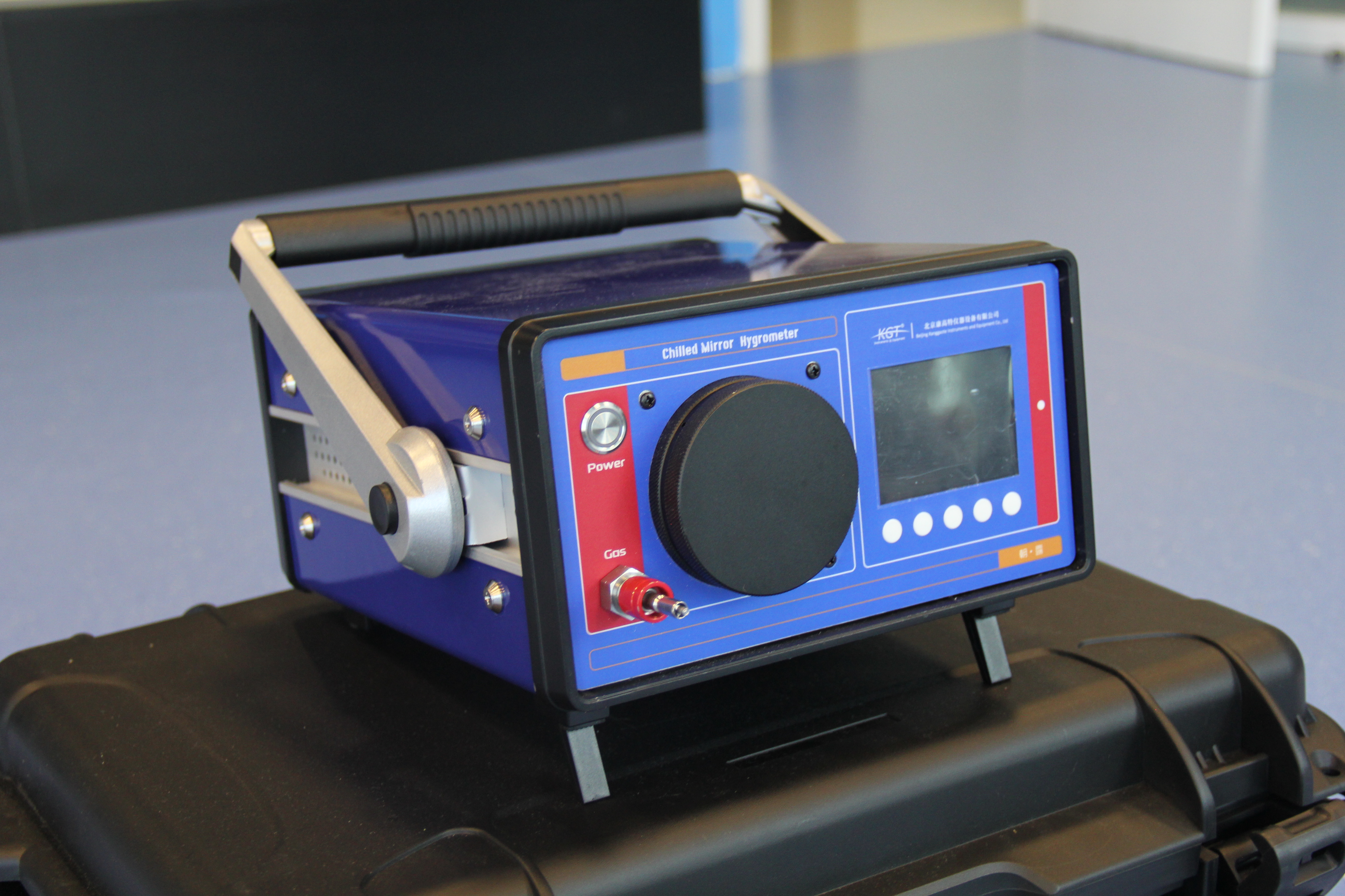 露點儀在工業(yè)防潮中的重要性